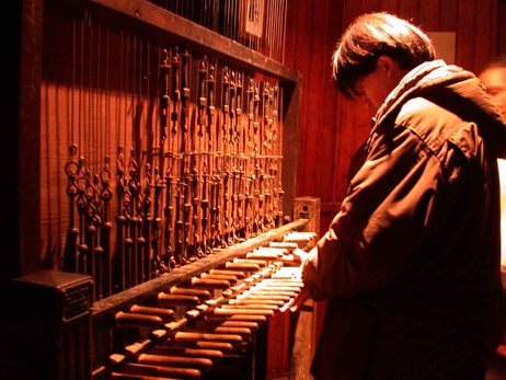 Bell Ringer at St. Rombouts